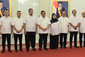 Gubernur Jakarta Pramono Anung melantik Komisoner Komisi Penyiaran Informasi Daerah (KPID) Provinsi DKI Jakarta Periode 2025-2028 di Balai Kota Jakarta, Rabu (17/12/2025).